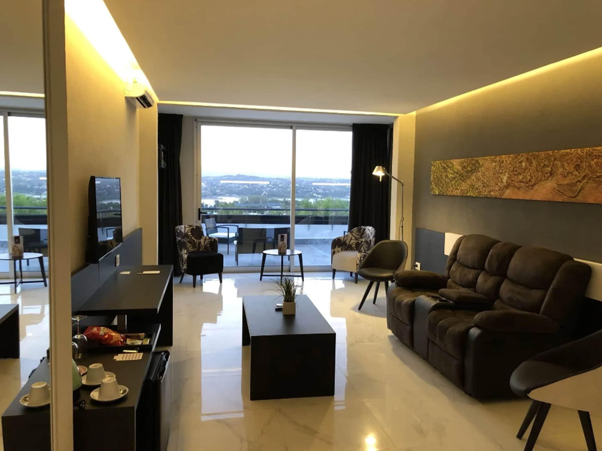 Pinares Panorama Suites, Spa & Convention Center Villa Carlos Paz Exterior photo