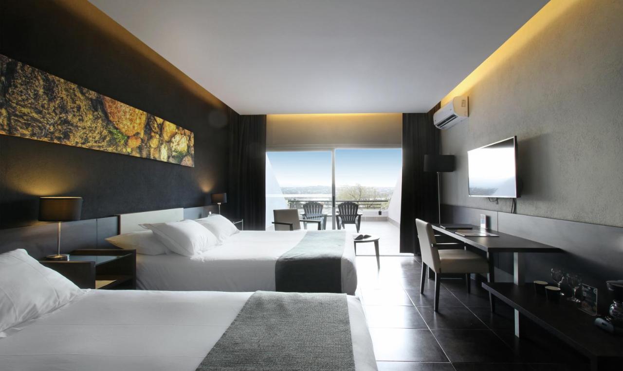 Pinares Panorama Suites, Spa & Convention Center Villa Carlos Paz Exterior photo