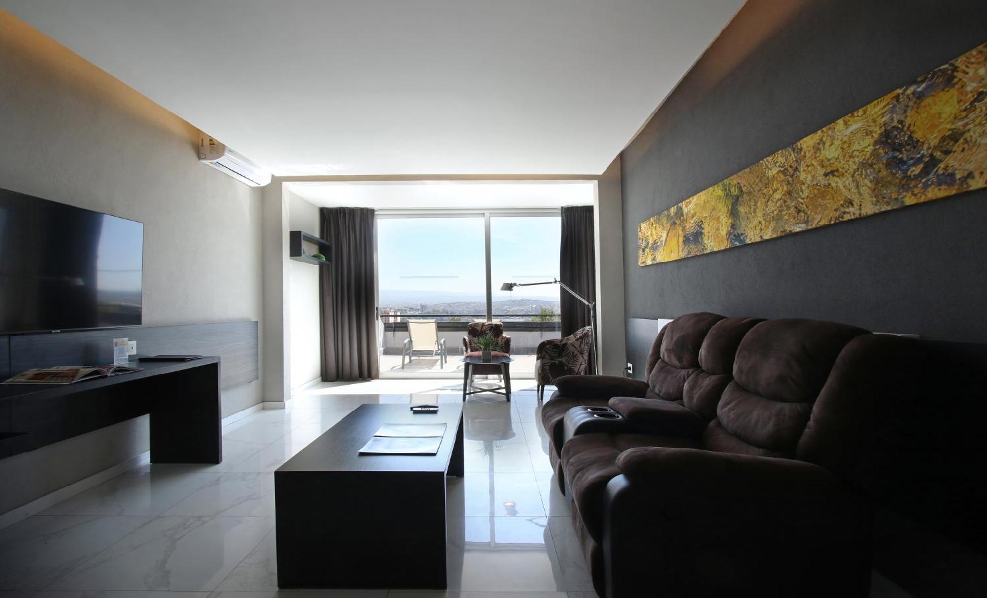 Pinares Panorama Suites, Spa & Convention Center Villa Carlos Paz Exterior photo